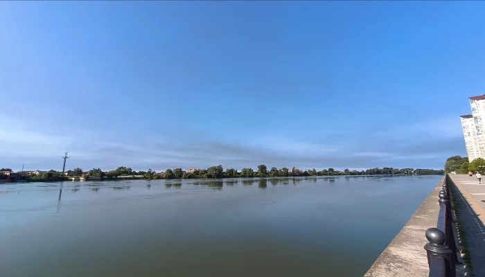 Смог от&nbsp;горящего НПЗ в&nbsp;Славянске-на-Кубани достиг Краснодара. Куда движется облако?