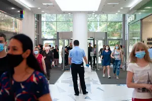 Первый день работы краснодарских ТРЦ после карантина &copy;&nbsp;Фото Дмитрия Леснова, Юга.ру