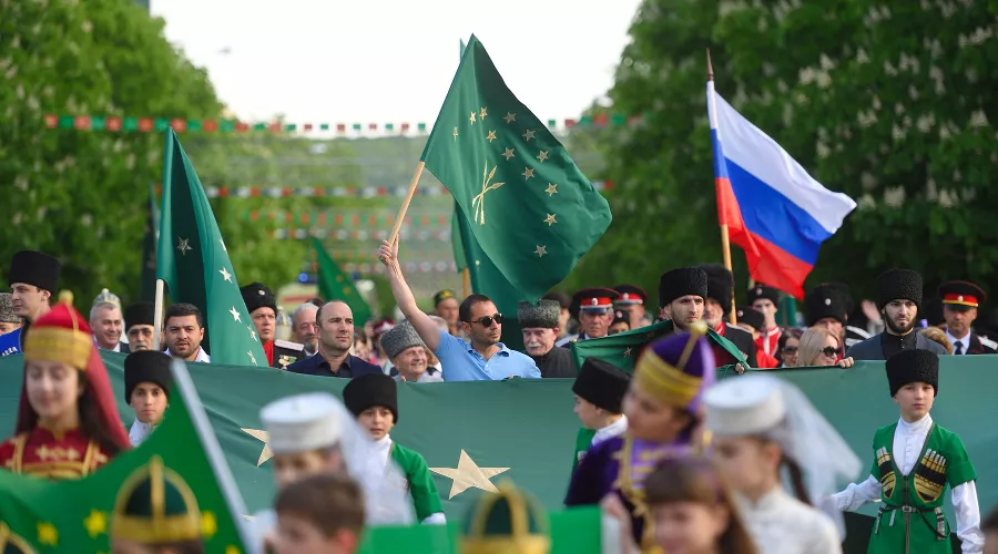 Шествие в День государственного флага Адыгеи &copy;&nbsp;Фото пресс-службы Республики Адыгея