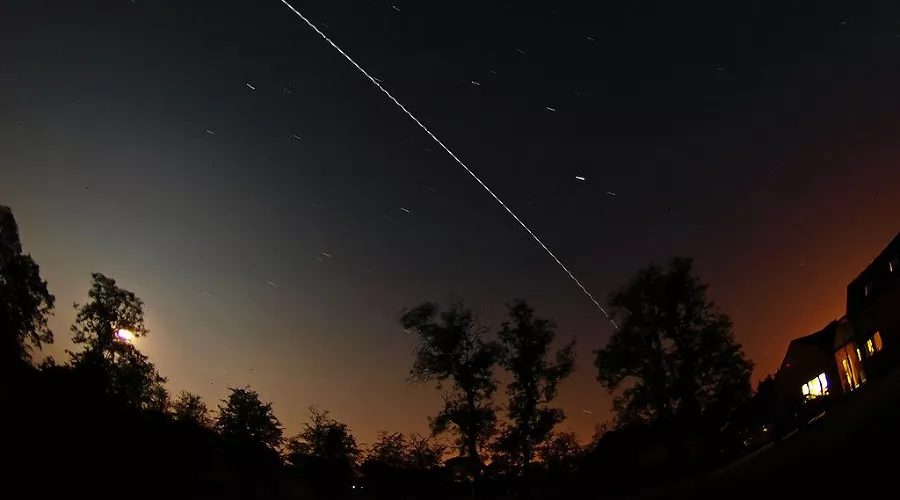 След от МКС в небе &copy;&nbsp;Фото из группы vk.com/roscosmos