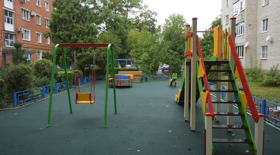 Благоустройство двора в Адыгее &copy;&nbsp;Фото пресс-службы главы Республики Адыгея