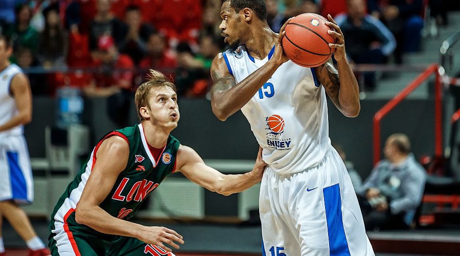 Владимир Ивлев и Фрэнк Элегар © Фото с официального сайта ПБК «Локомотив-Кубань», lokobasket.com