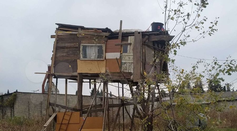  &copy;&nbsp;Фото из объявления avito.ru/sochi/doma_dachi_kottedzhi/dacha_20_m_na_uchastke_1_sot._2277335392