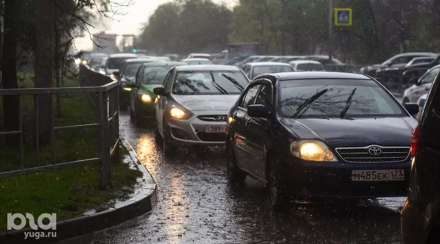 Дождь в Краснодаре &copy;&nbsp;Фото Елены Синеок, Юга.ру