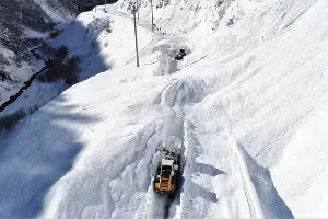 Дорожники расчищают Транскам от снега &copy;&nbsp;Фото пресс-службы ФКУ Упрдор &laquo;Кавказ&raquo;