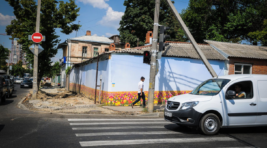 Забор © Фото Елены Синеок, Юга.ру