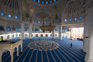 Мечеть «Гордость мусульман» в городе Шали &copy;&nbsp;Фото Елены Синеок, Юга.ру