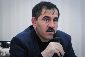 Юнус-Бек Евкуров &copy;&nbsp;Елена Синеок, ЮГА.ру