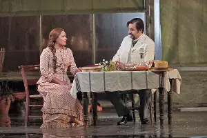 Кадр из оперы &laquo;Евгений Онегин&raquo; &copy;&nbsp;Фото с сайта theatrehd.ru