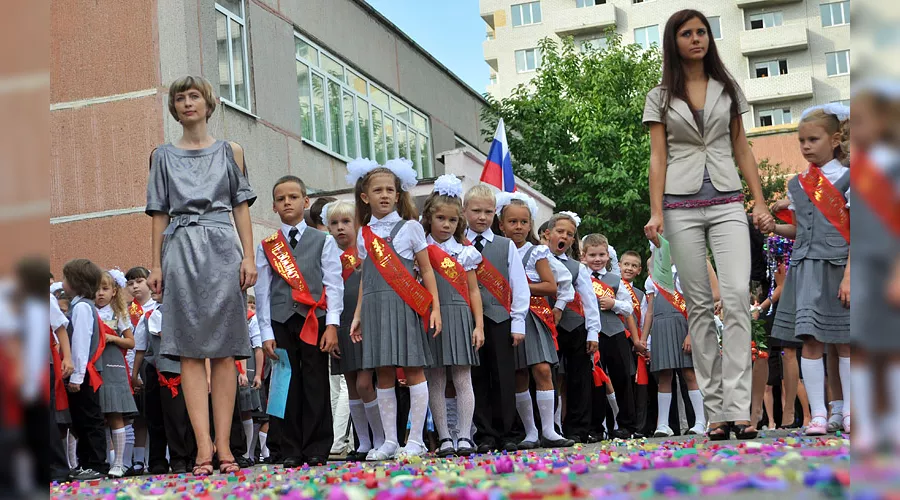 1 сентября в краснодарской школе &copy;&nbsp;Елена Синеок. ЮГА.ру