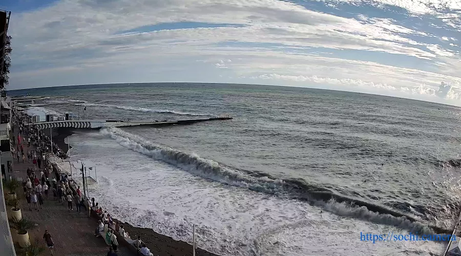 Пляж Сочи 23.09.2024 16:02 &copy;&nbsp;Скриншот веб-камеры Сочи https://sochi.camera/vse-kamery/cam-38/