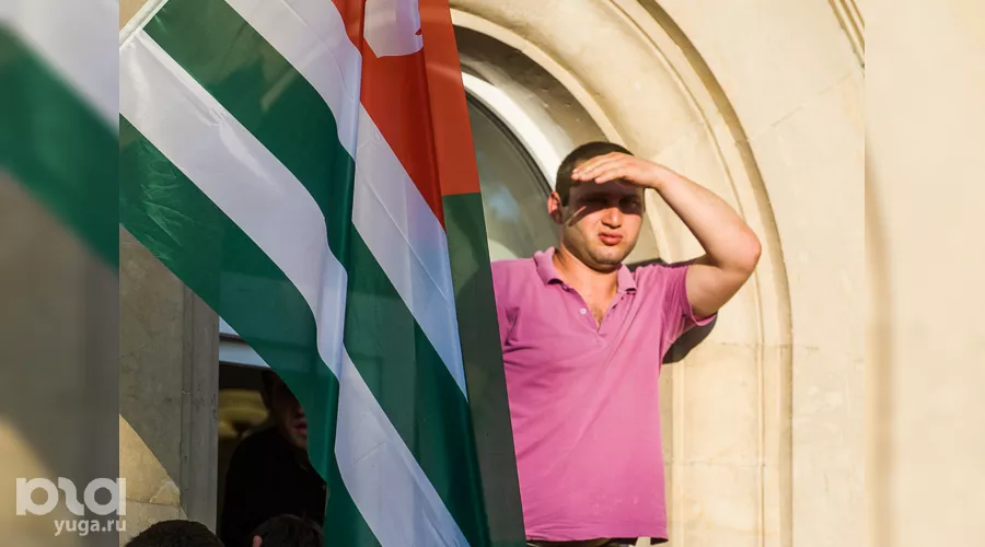 Митинг оппозиции в Абхазии &copy;&nbsp;Нина Зотина, ЮГА.ру