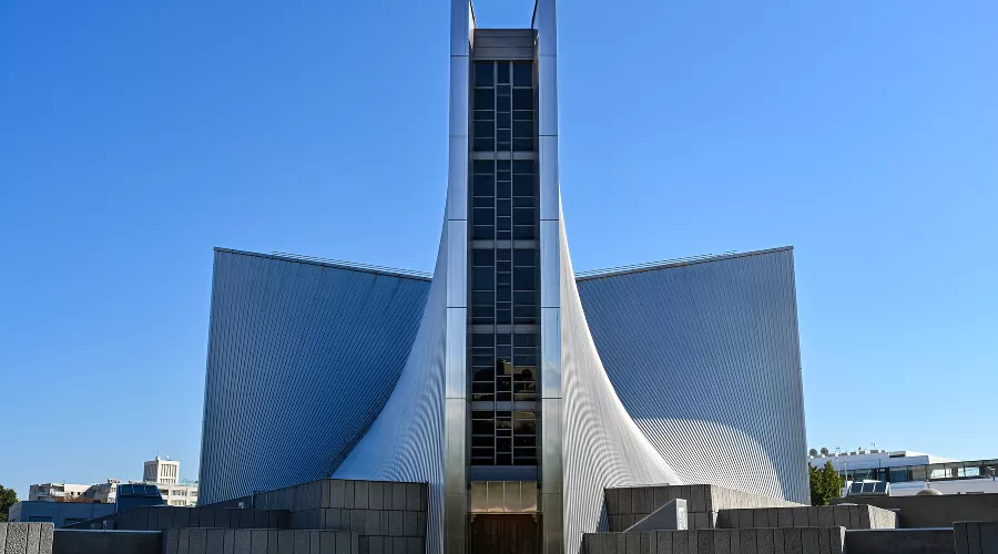 Собор Пресвятой Девы Марии в Токио. Архитектор — Кэндзо Тангэ &copy;&nbsp;фото m-louis, сайт flickr.com