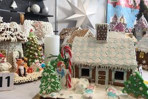 Экспозиция-конкурс &laquo;Пряничный городок&raquo; в Сочи &copy;&nbsp;Фото Юга.ру