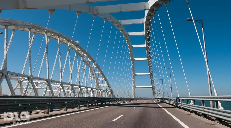 Крымский мост &copy;&nbsp;Фото Елены Синеок, Юга.ру