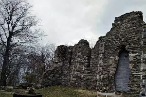 Древний храм в Лоо &copy;&nbsp;Фото из инстаграма Tanya.Sergeevna48, instagram.com/tanya.sergeevna48