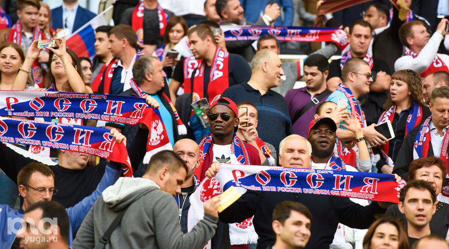 Сборная России проиграла Коста-Рике в матче открытия стадиона ФК "Краснодар" &copy;&nbsp;Елена Синеок, ЮГА.ру