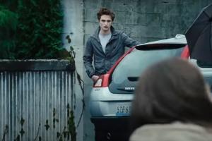 Кадр из трейлера к фильму «Сумерки» &copy;&nbsp;Скриншот видео с YouTube-канала &laquo;Трейлеры к фильмам&raquo;, www.youtube.com/@user-uk3zw2op3c