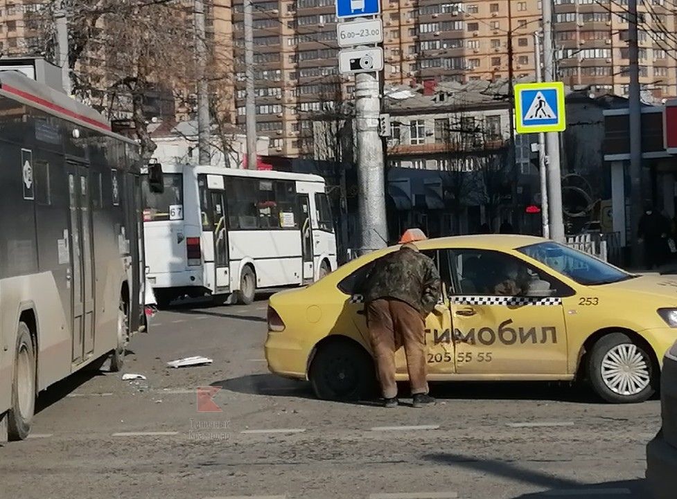 Водитель такси авария