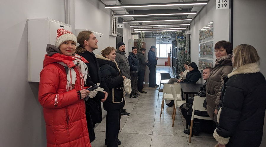 Люди на сборе подписей за Надеждина в Краснодаре 22 января © Фото Александры Прохоренковой-Аксёновой, Юга.ру