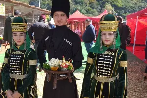 Х фестиваль адыгейского сыра &copy;&nbsp;Фото Елены Малышевой, Юга.ру