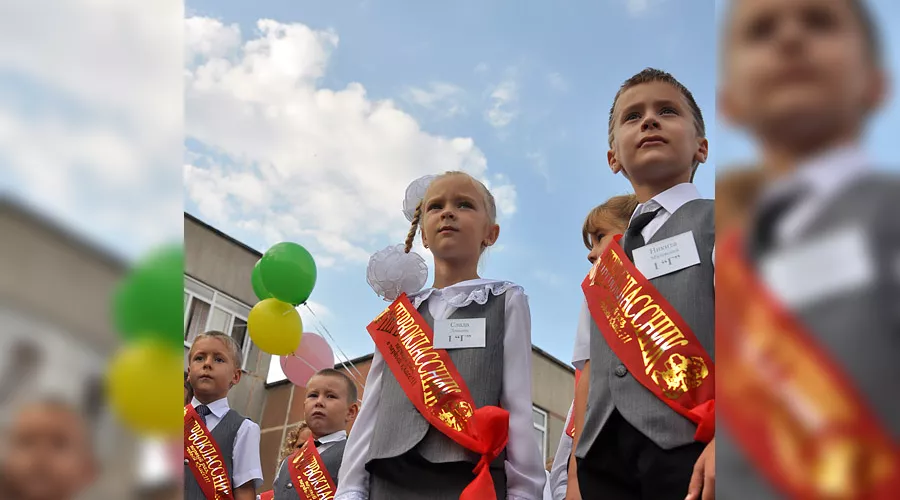 1 сентября в краснодарской школе &copy;&nbsp;Елена Синеок. ЮГА.ру