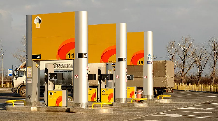 Преверка качества бензина "Роснефти" в Кореновском районе &copy;&nbsp;Алёна Живцова, ЮГА.ру
