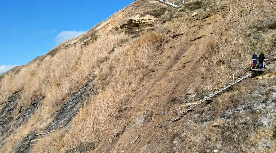 Лестница «300 ступеней» в Анапе после схода оползня &copy;&nbsp;Фото Андрея Маковозова, Instagram.com/andreimakovozov