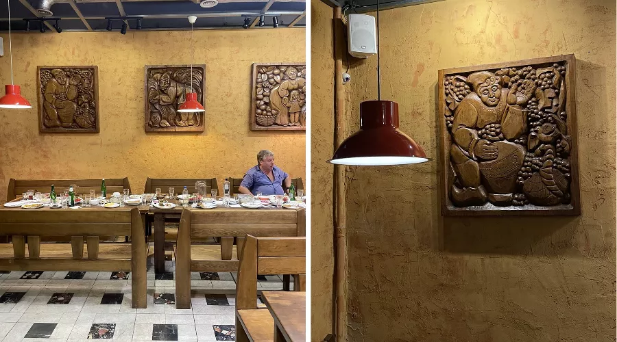 Деревянные панно Николая Туркова-Собакина в кафе «У Максима» &copy;&nbsp;Фото Динара Бурангулова