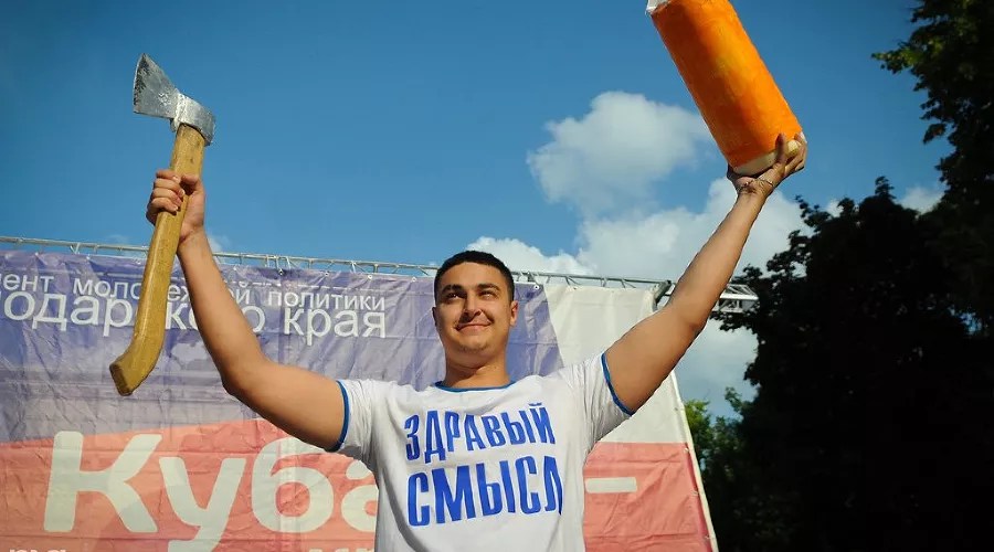 Антитабачная акция "Зажигай правильно!" &copy;&nbsp;Елена Синеок. ЮГА.ру