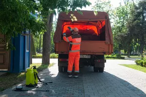 Дезинфекция общественных пространств в Краснодаре &copy;&nbsp;Фото Дмитрия Леснова, Юга.ру