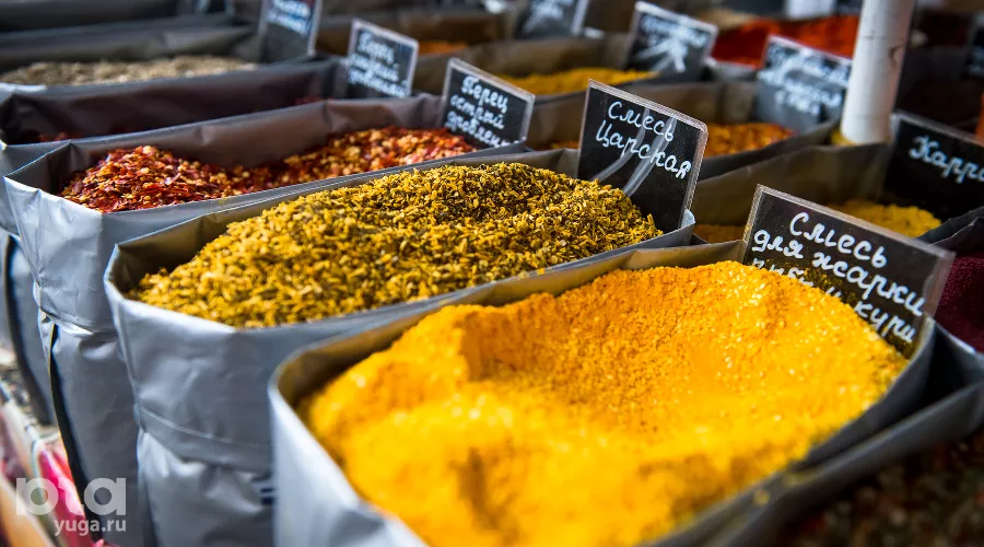 Приправы и специи &copy;&nbsp;Фото Елены Синеок, Юга.ру