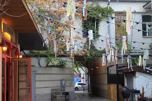 Гастродвор &laquo;Соседи&raquo; на Красной, 104 &copy;&nbsp;Фото Марины Солошко, Юга.ру