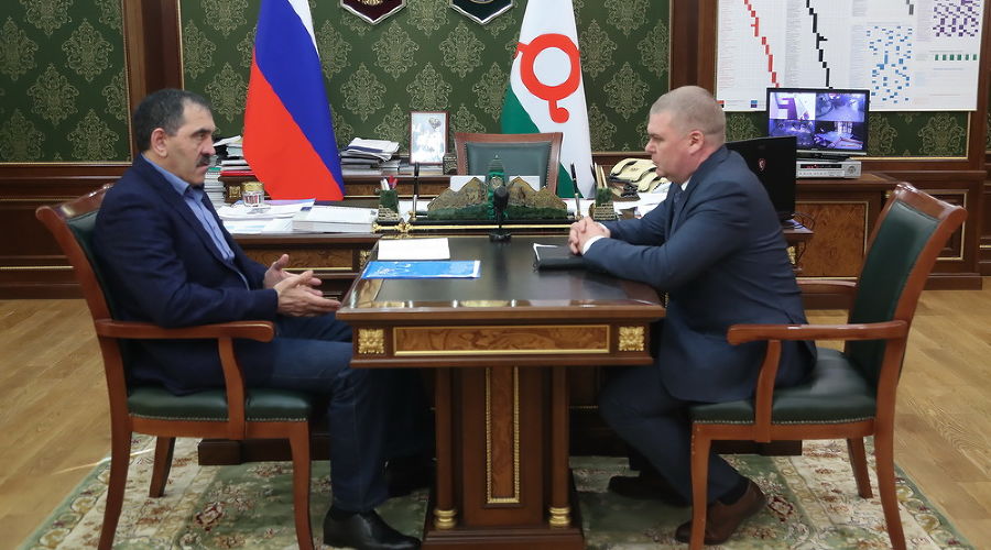 Юнус-Бек Евкуров и Юрий Муравьев © Фото пресс-службы главы РИ