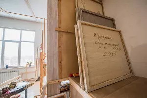 В мастерской Валерия и Инны Цукахиных &copy;&nbsp;Фото Елены Синеок, Юга.ру