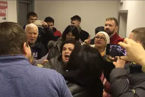 «Отряды Путина» в штабе Алексея Навального в Москве &copy;&nbsp;Фото из аккаунта twitter.com/nlyaskin