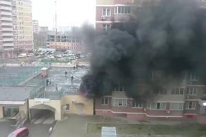 Пожар на ул.Знаменского © Скриншот видео из аккаунта Mike Timoshenko в Twitter, twitter.com/miketimoshka