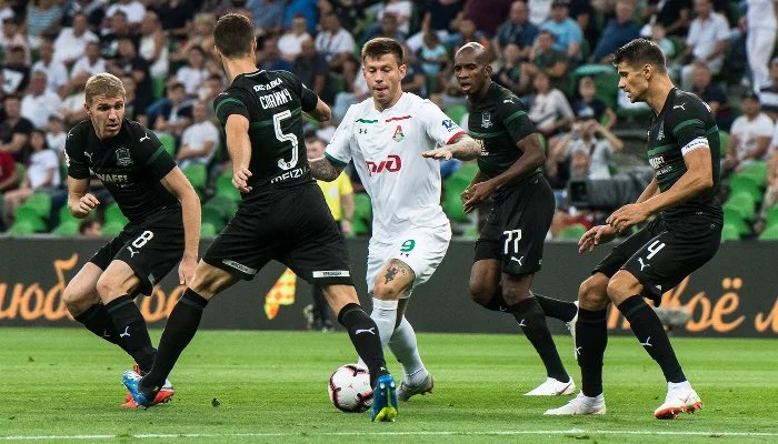 «Краснодар» вырвал победу у «Локомотива» на последних минутах матча &copy;&nbsp;Фото Елены Синеок, Юга.ру