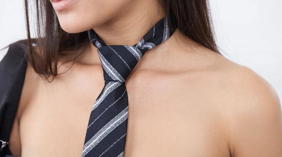 галстук &copy;&nbsp;Изображение сгенерировано нейросетью Gigachat