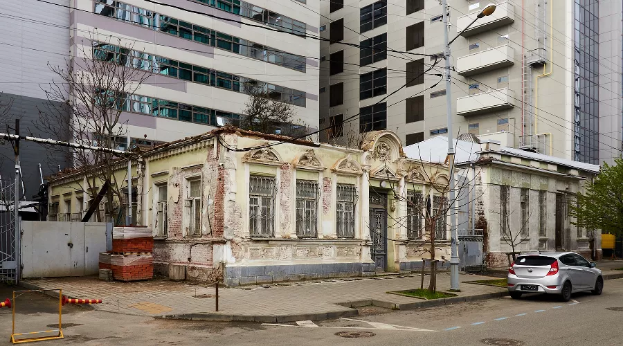 Особняк Пятковой на ул. Орджоникидзе, 50 в Краснодаре, 18 апреля 2026 года &copy;&nbsp;Фото Дмитрия Кравченко