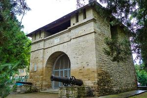 Историко-архитектурный памятник Русские ворота, Анапа © Фото с официального сайта администрации Анапы anapa-official.ru