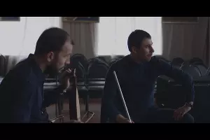 Кадр из фильма «Костры и звезды», в котором снимались музыканты и организаторы лейбла Ored Recordings &copy;&nbsp;реж. Саша Воронов (2016)