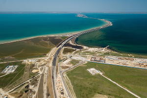 Крымский мост &copy;&nbsp;Фото Виталия Тимкива, Юга.ру