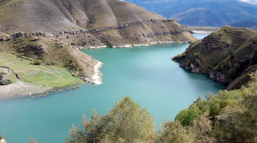 Озеро Гижгит © Скриншот с видео канала «Самсунг Нот» на сайте youtube.com