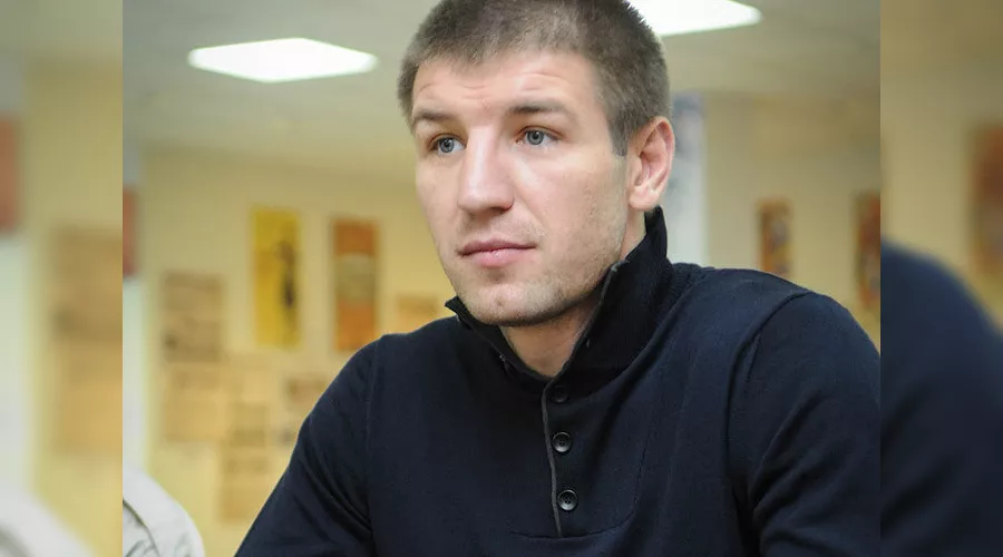 Дмитрий Пирог встретился с краснодарскими школьниками и передал в дар музею им.Фелицына свои награды &copy;&nbsp;Елена Синеок, ЮГА.ру
