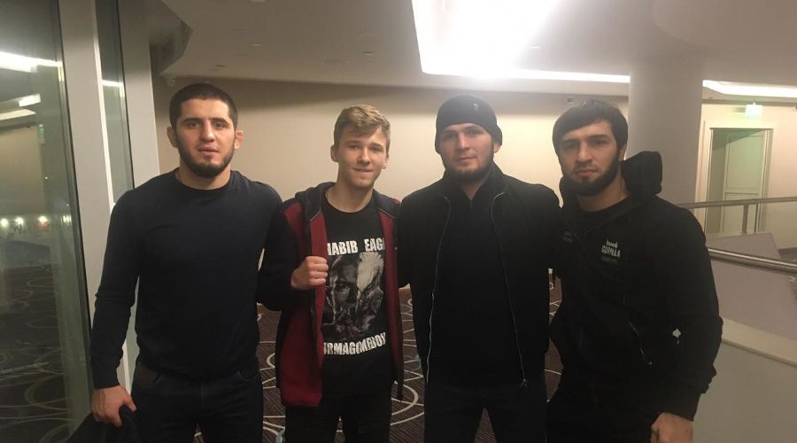 Ярослав Троценко, Хабиб Нурмагомедов, Ислам Махачев и Зубайра Тухугов © Фото предоставлено Ярославом Троценко