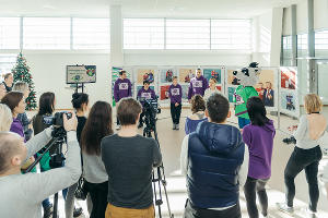 Открытие фотовыставки «Мы разные — хоккей один». © Фото пресс-службы «МегаФона»