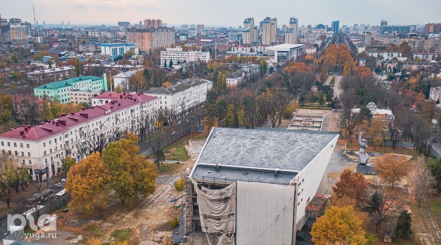 Кинотеатр «Аврора». Вид сверху © Фото Антона Быкова, Юга.ру