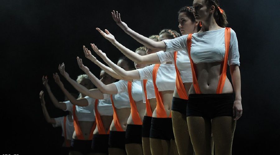 Танцерт от школы танцев "Без правил" в 3D © Елена Синеок. ЮГА.ру