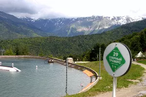 Верхнее озеро на курорте &laquo;Роза Хутор&raquo; &copy;&nbsp;Фото Марины Солошко, Юга.ру